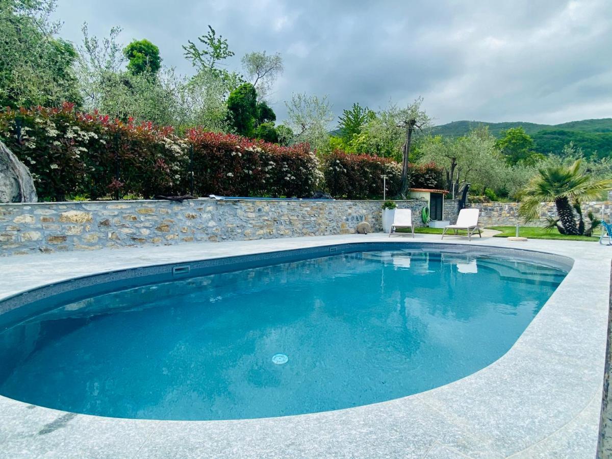 Casa Vacanze Gli Ulivi Borgomaro Exteriör bild