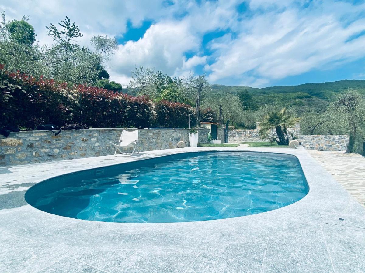 Casa Vacanze Gli Ulivi Borgomaro Exteriör bild