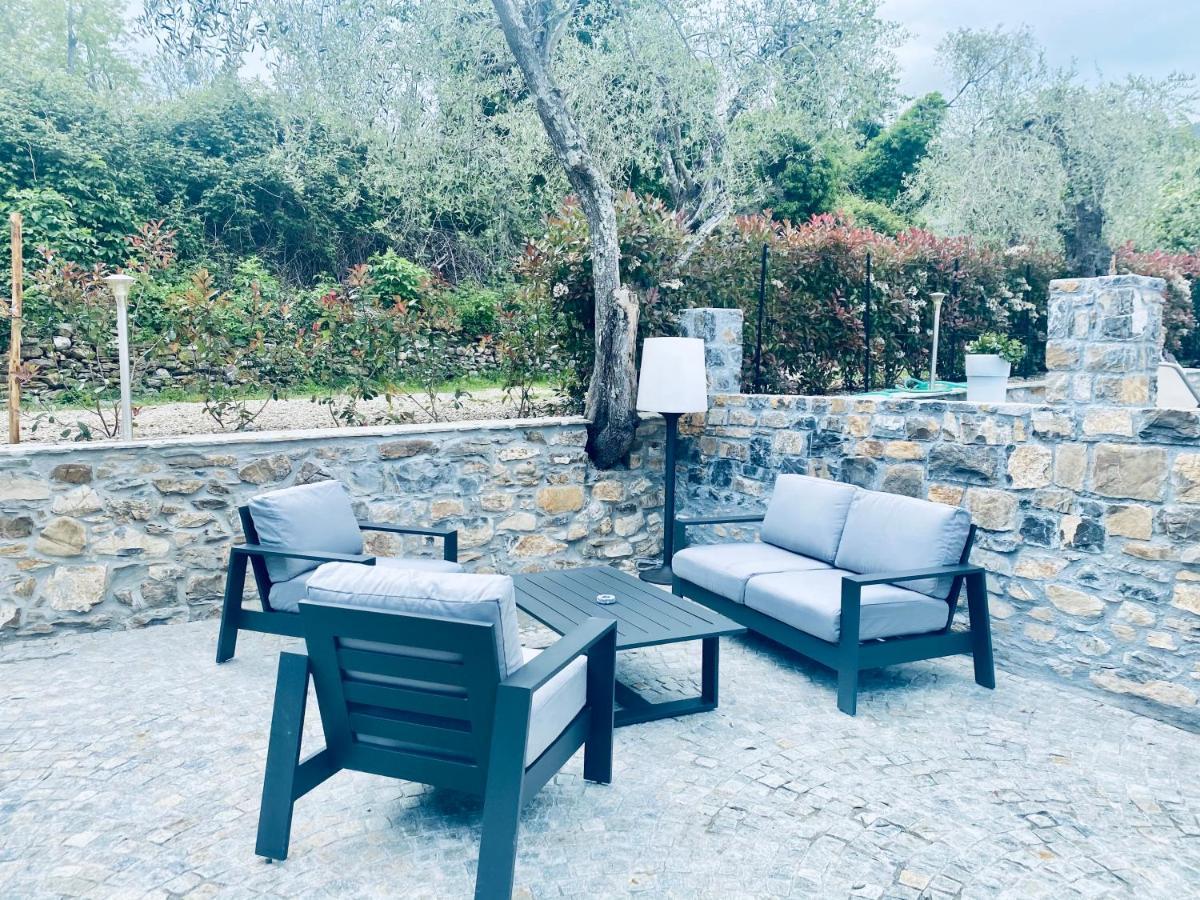 Casa Vacanze Gli Ulivi Borgomaro Exteriör bild