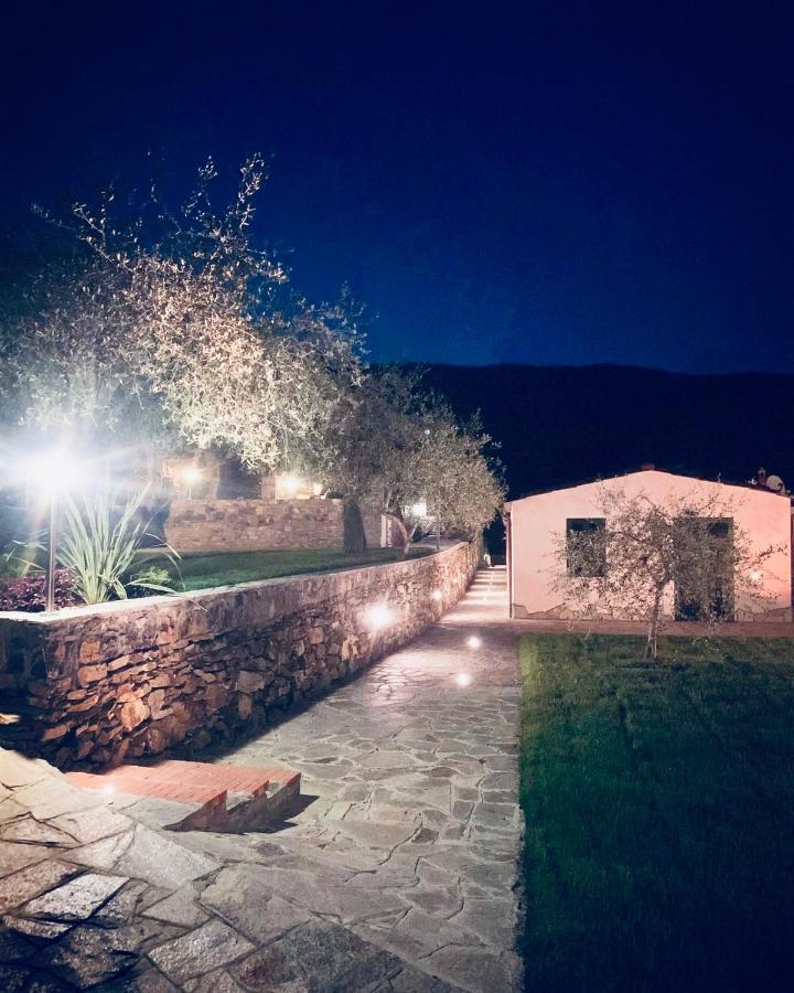 Casa Vacanze Gli Ulivi Borgomaro Exteriör bild