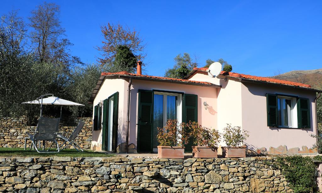 Casa Vacanze Gli Ulivi Villa Borgomaro Exteriör bild